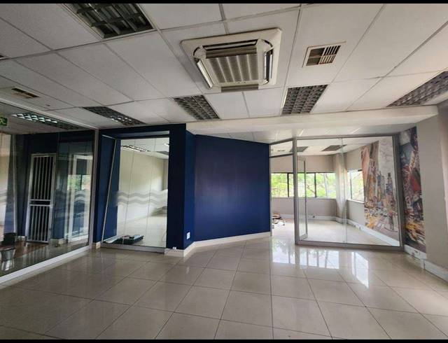 923M² BUSINESS FOR SALE IN RHODESFIELD